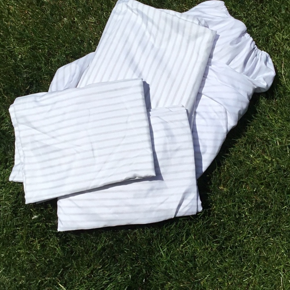 NWOT Serta set of two TXL sheets sets.